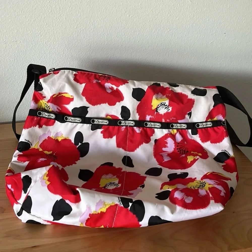 NWOT LeSportSac Floral Crossbody Bag